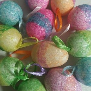12 small decorative Easter eggs w ribbons to hang!